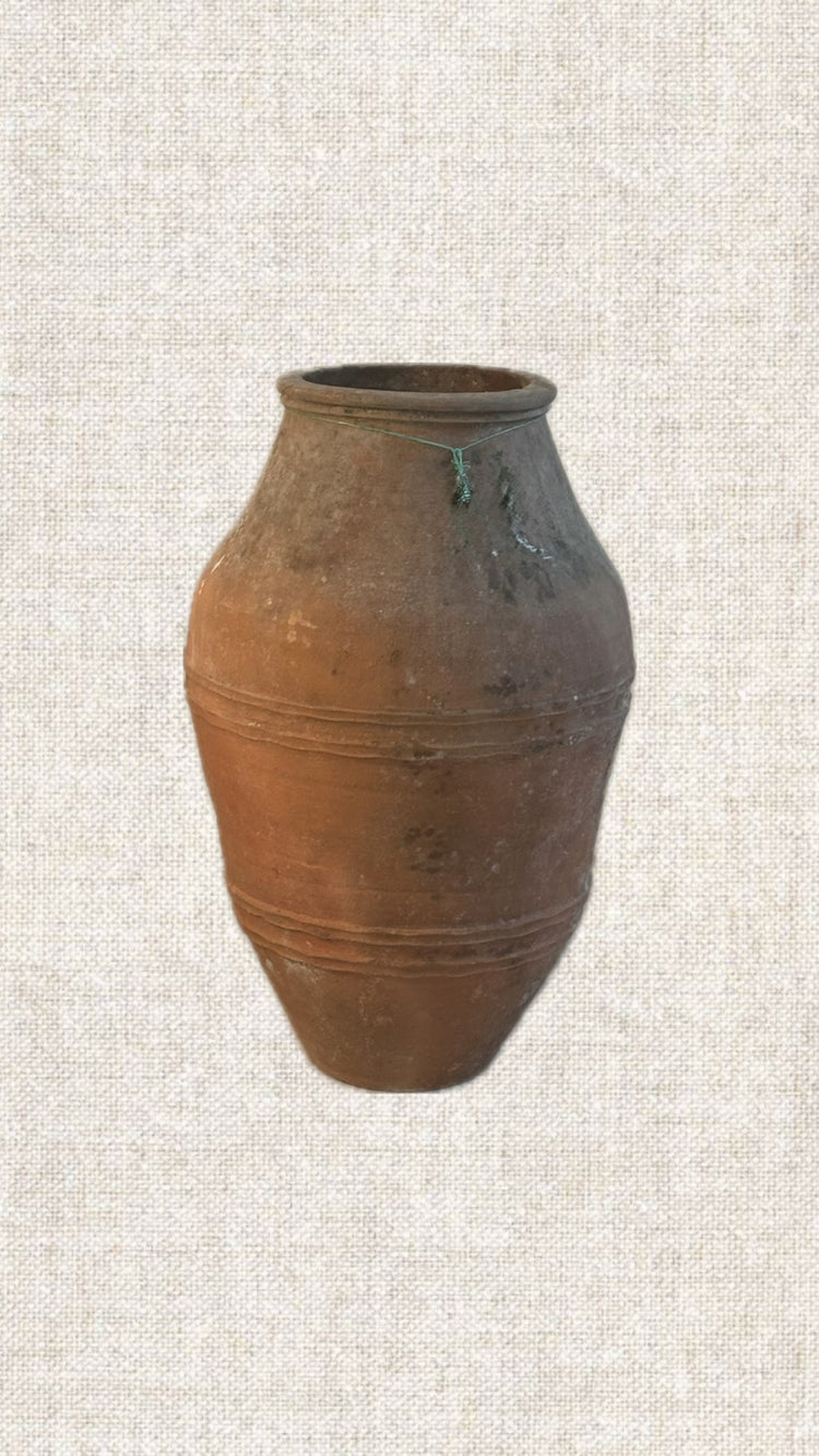 Standing Tall Ring Pot T2-252