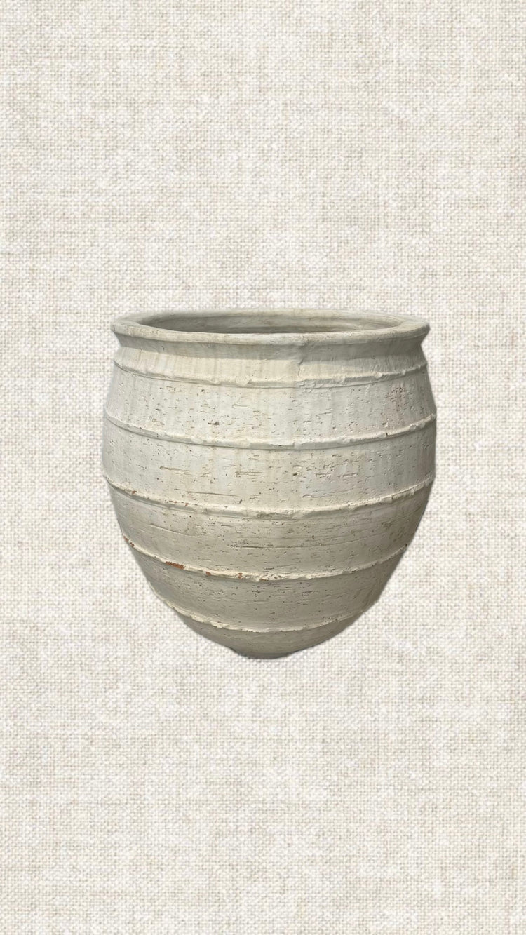 Daggar Banded Pot T3-28