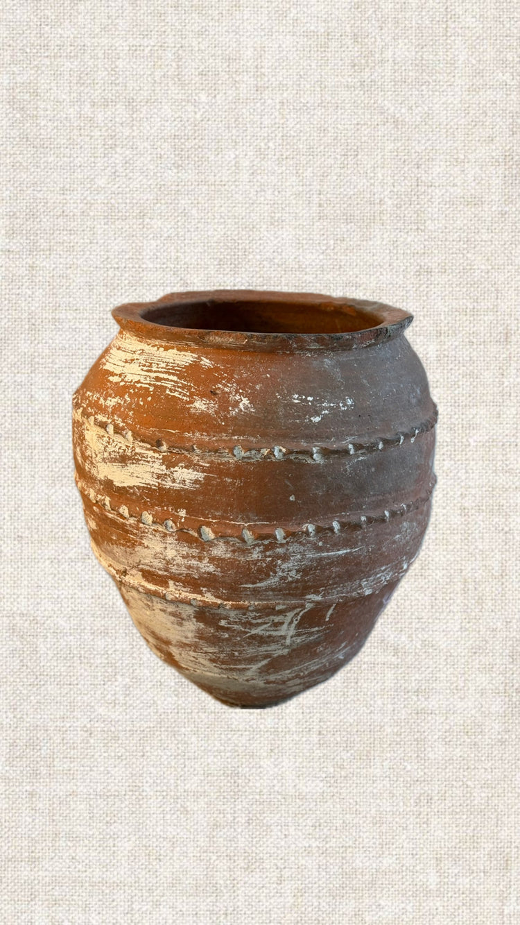 Ancient Daggar Pot T2-248