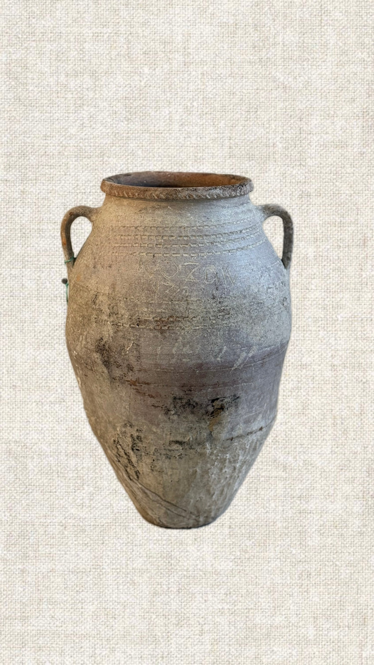 Two Arms Cottage Pot T2-219