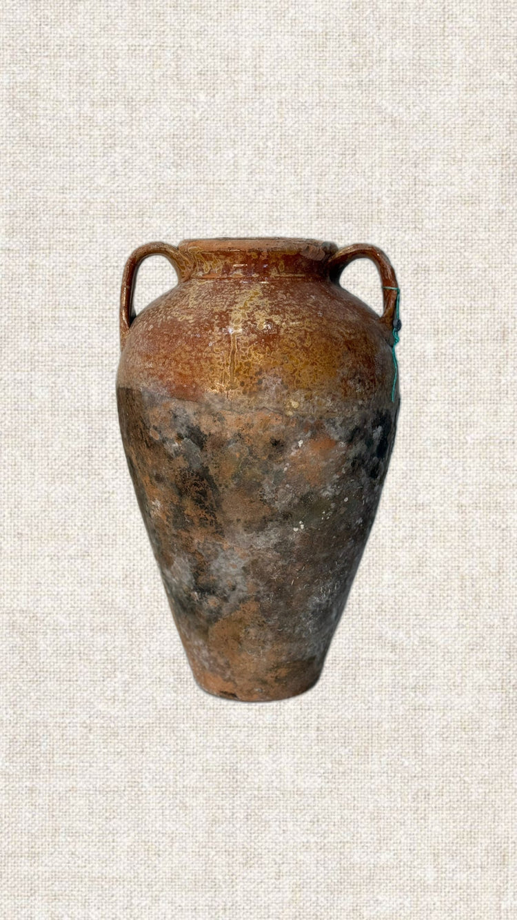 I've bit my lip ancient pot T2-108