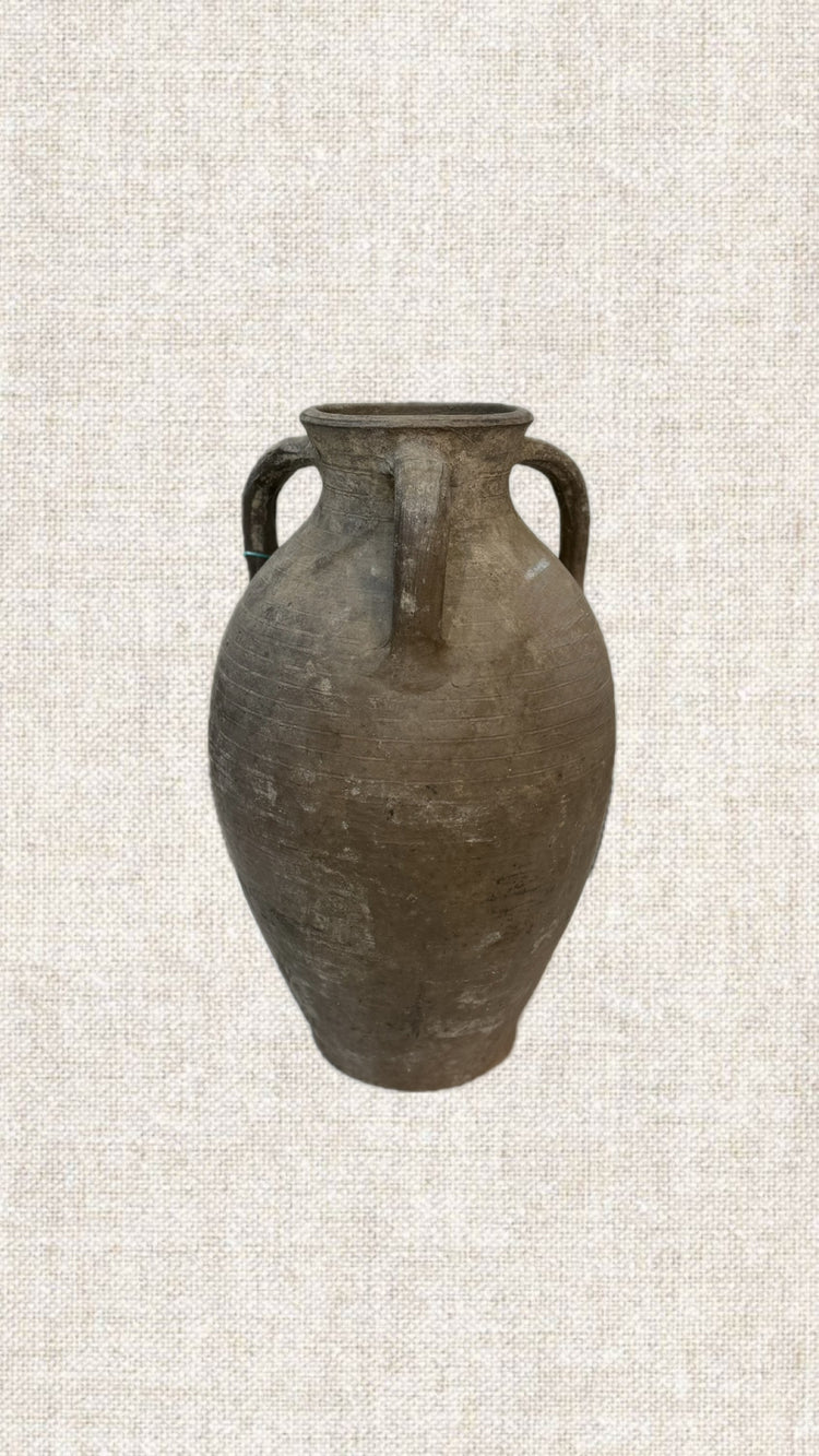 Seasoned three handles Olive Pot T2- 29