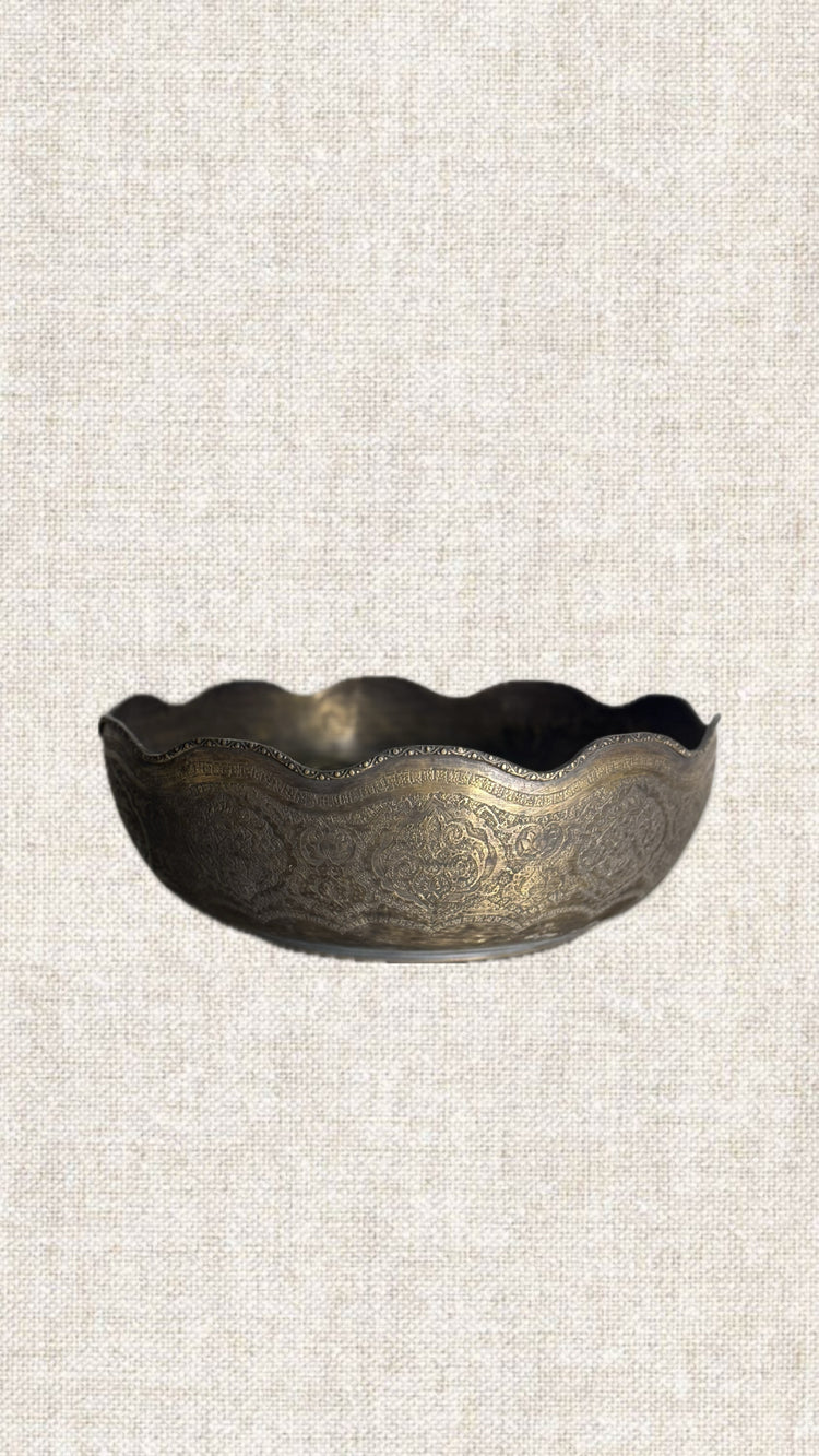Antique Old-World Scalloped Bowl (Copper)