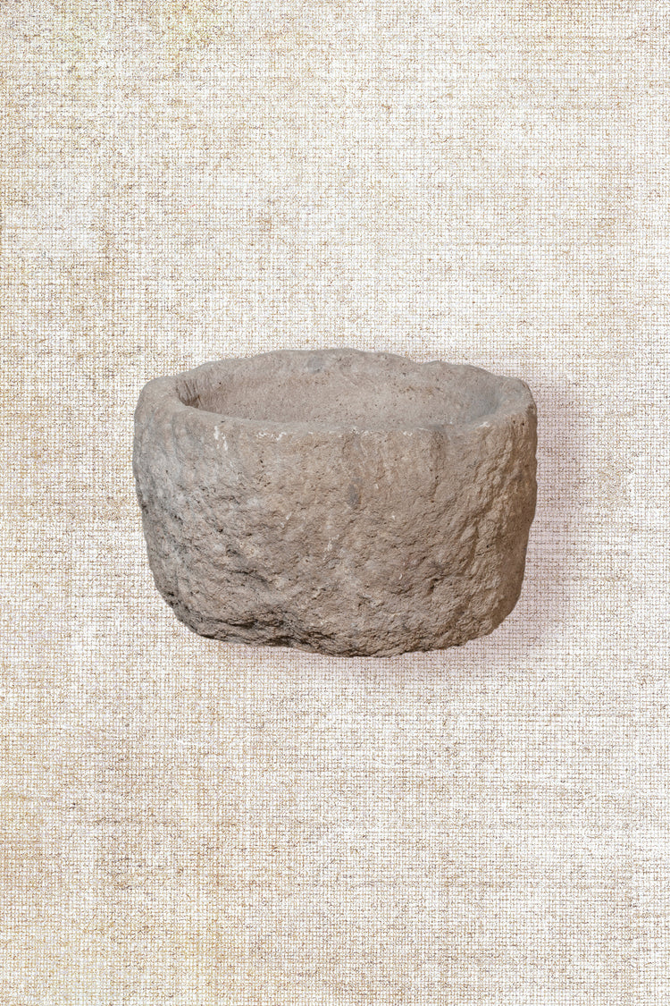 Limestone planter 184