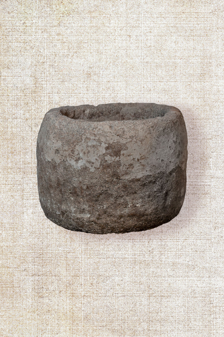 Limestone planter 151