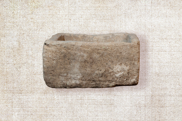Limestone planter 150