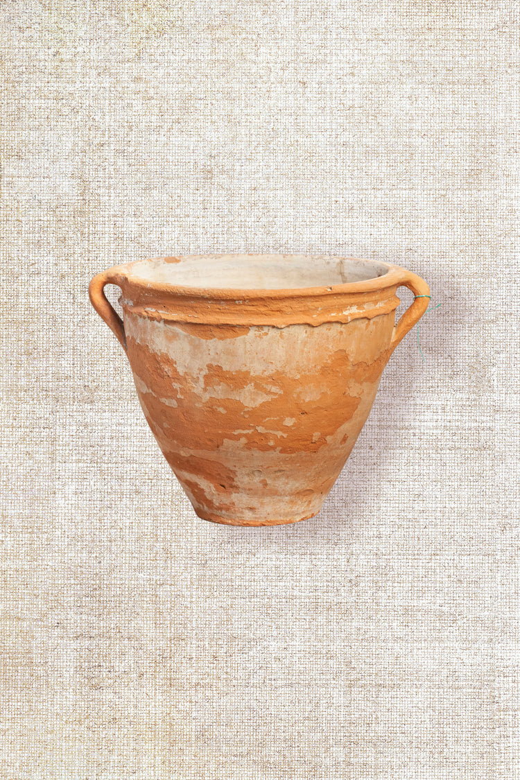 Daggar pot 2