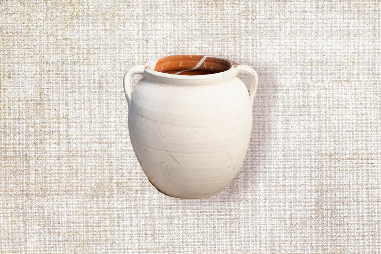 Two handles white distressed vessel 171