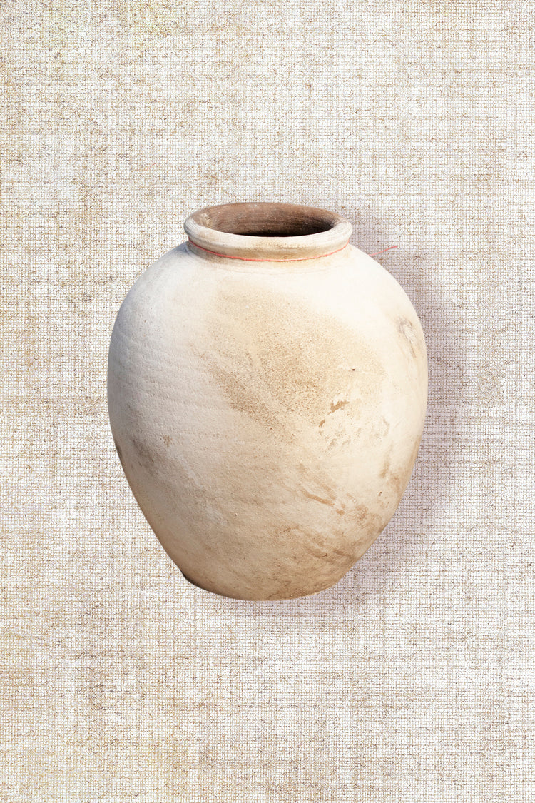 Round mouth white distressed vessel  170