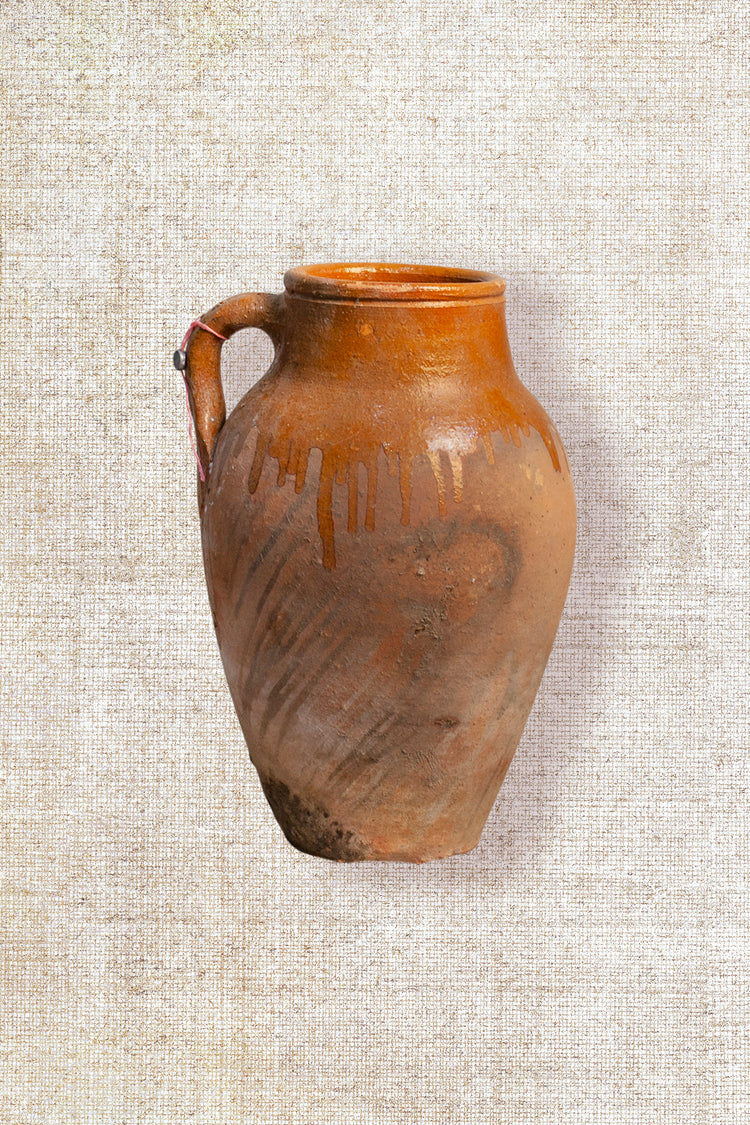 One handle glazed vessel 123